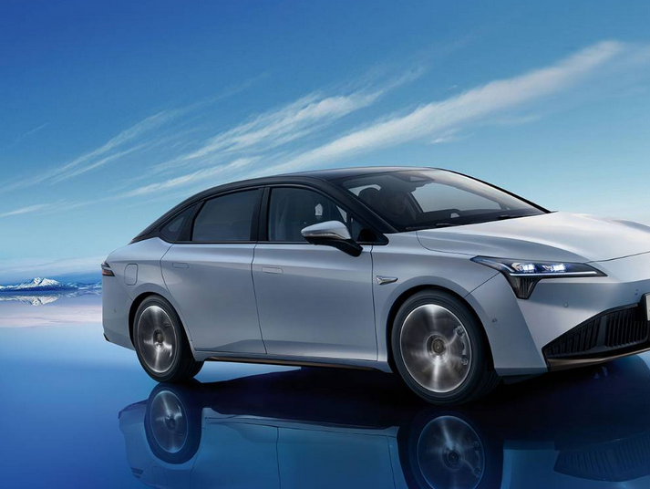 新能源汽车玩转“双车战略”