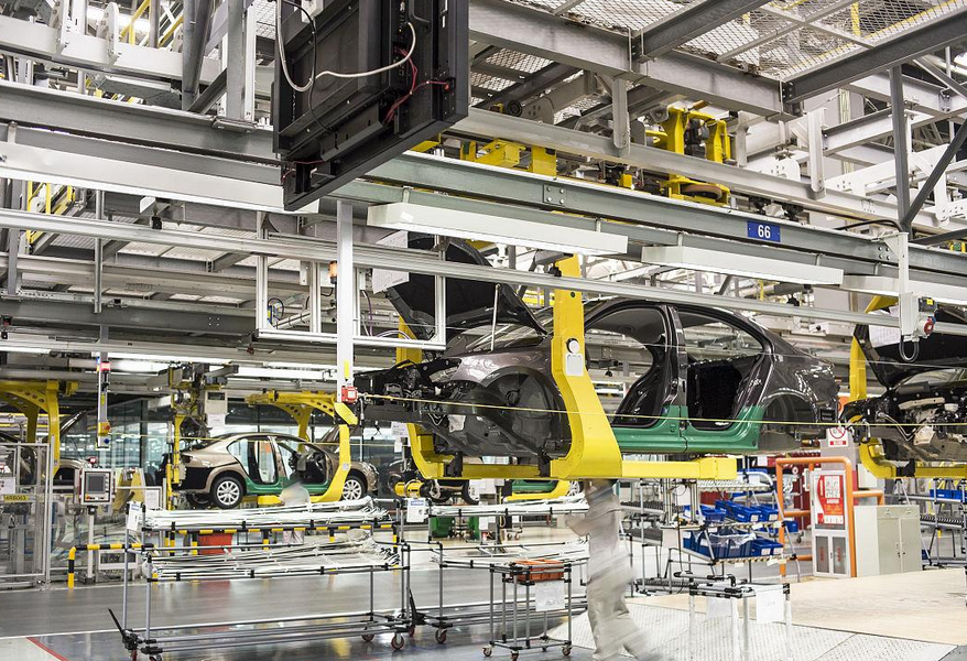 新能源汽车离岛难，本是“香饽饽”，为何被区别对待？