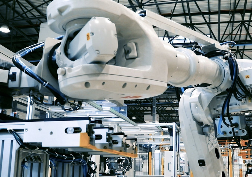 两位联合创始人退出核心管理层?小鹏回应: 还是终身荣誉顾问